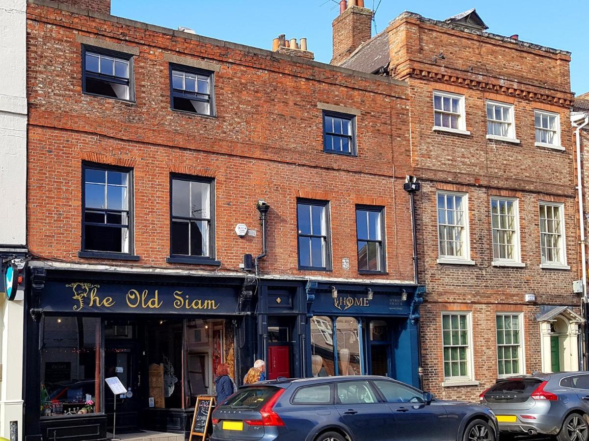 Maison Parfaite Yo1 - Exquisite 400 Year Old, City Centre Townhouse York Bagian luar foto