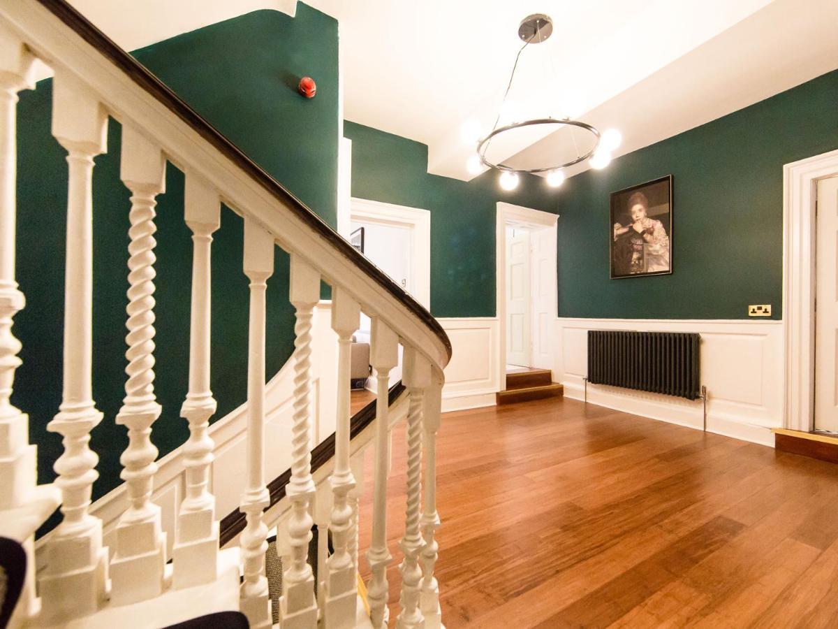 Maison Parfaite Yo1 - Exquisite 400 Year Old, City Centre Townhouse York Bagian luar foto