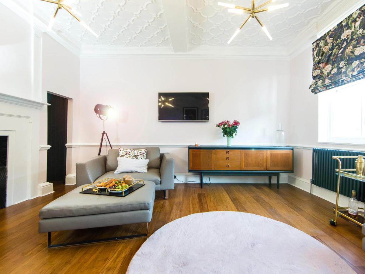 Maison Parfaite Yo1 - Exquisite 400 Year Old, City Centre Townhouse York Bagian luar foto