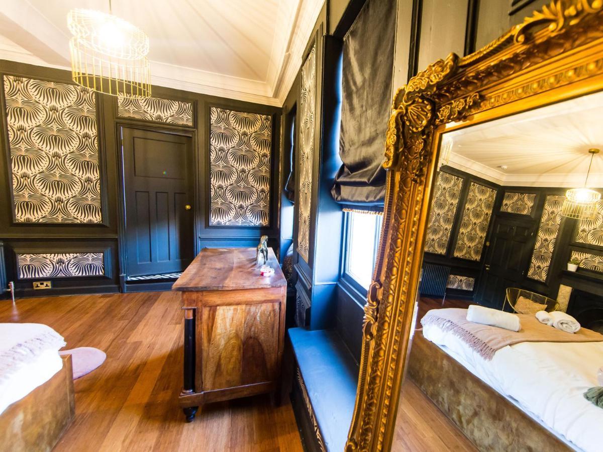Maison Parfaite Yo1 - Exquisite 400 Year Old, City Centre Townhouse York Bagian luar foto